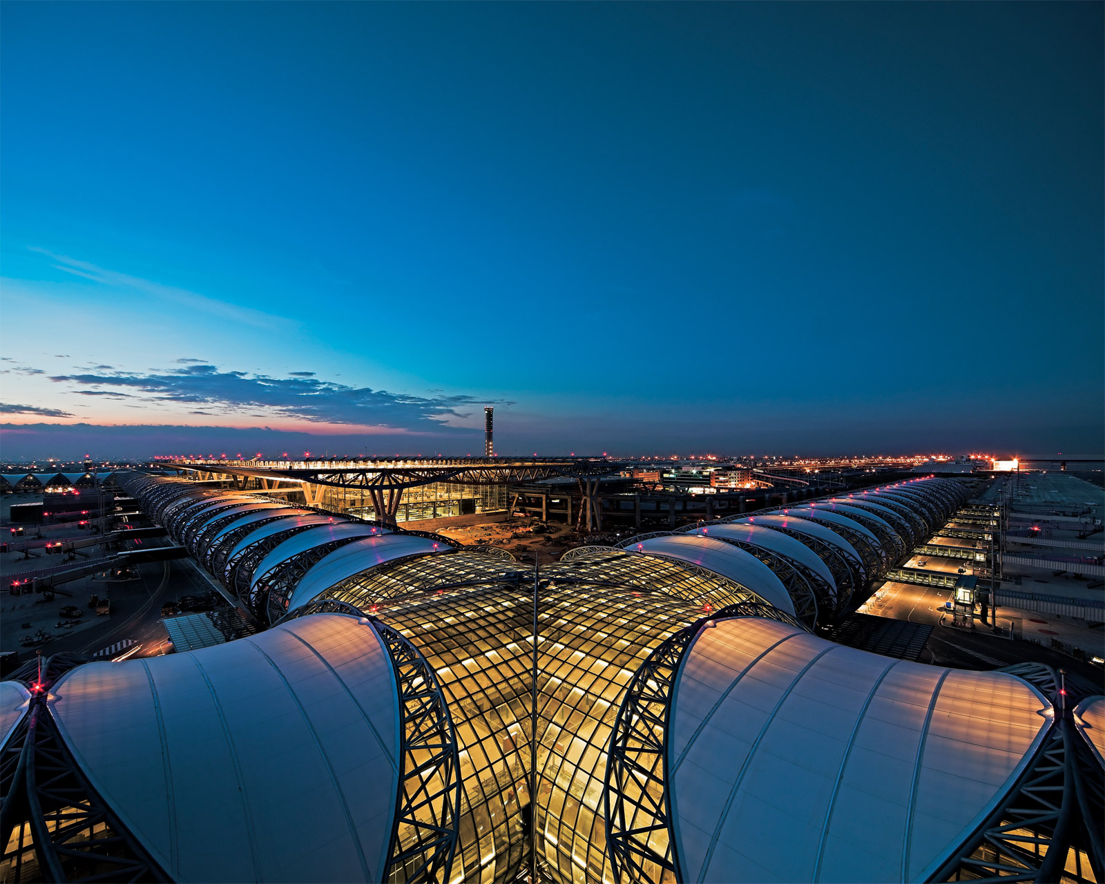 suvarnabhumi_airport_bankok-sg500_001_mr