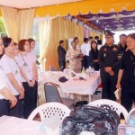 Принцесса Сириндон посетила затопленную Аюттайю Принцесса Сириндон посетила затопленную Аюттайю